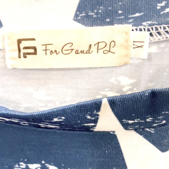 NWOT For G and PL American Flag Twist Knot Short Sleeve Top--Large - Picture 13 of 15